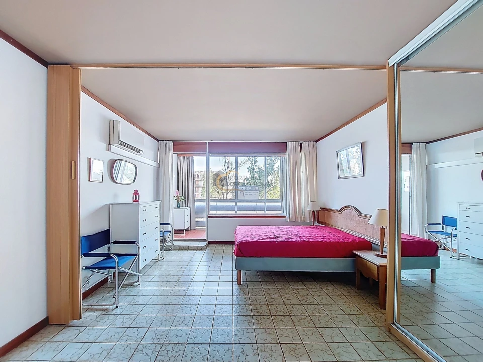 Apartamento T1 para Venda em Quarteira Foto 4