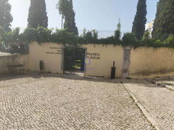 Apartamento T2 para Venda em Campolide