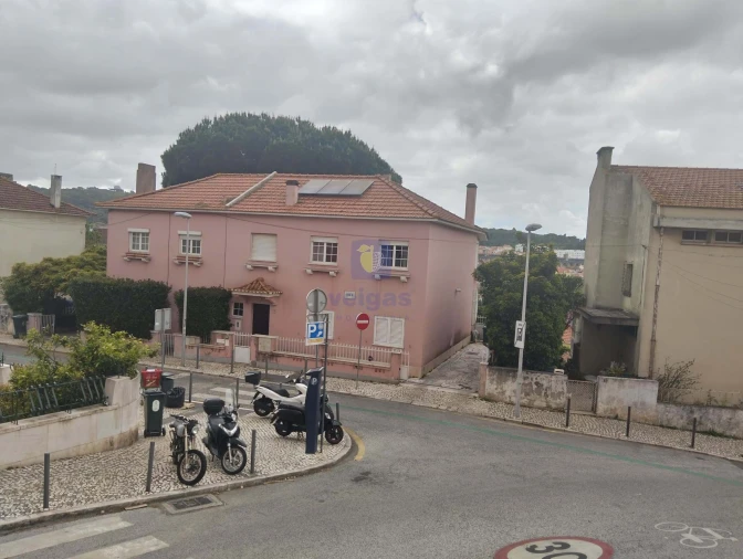 Apartamento T2 para Venda em Campolide Foto 9