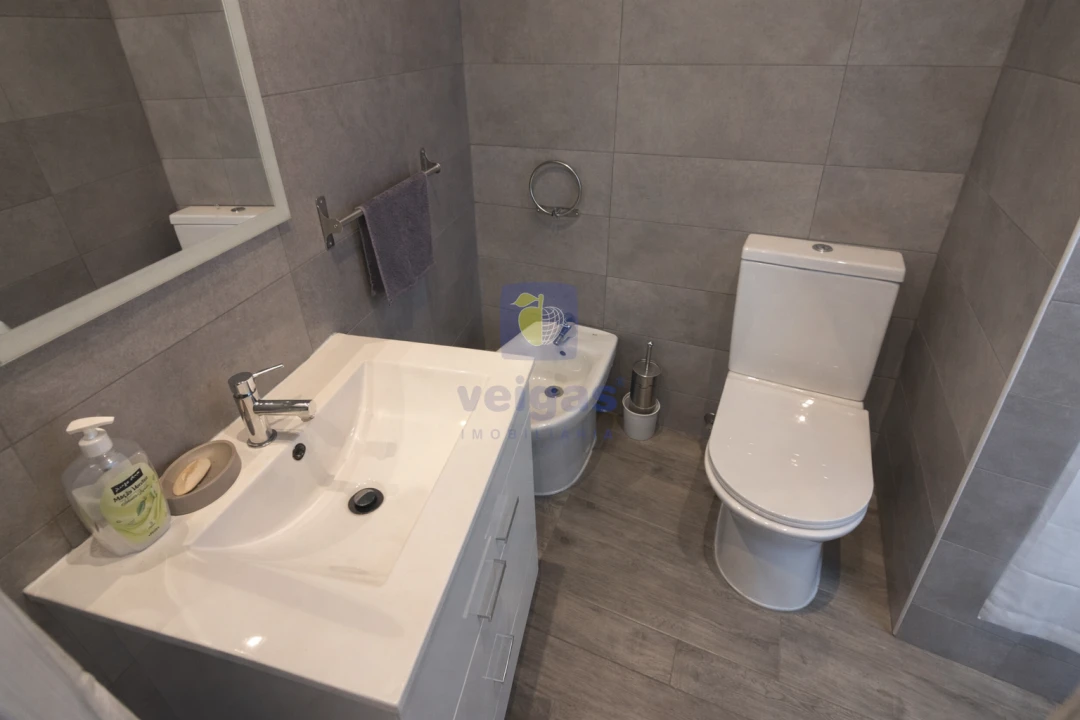 Apartamento T2 para Venda em Campolide Foto 7