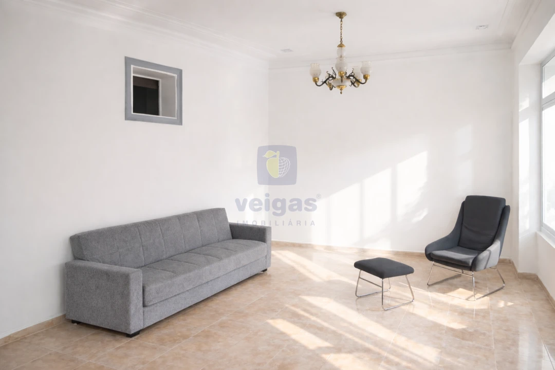 Apartamento T2 para Venda em Campolide Foto 3