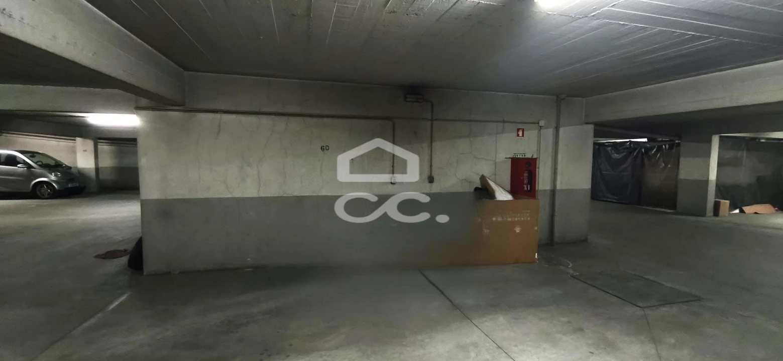 Apartamento T3 para Venda em Ramada e Caneças Foto 26