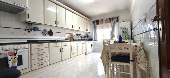 Apartamento T3 para Venda em Ramada e Caneças