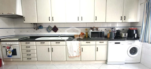 Apartamento T3 para Venda em Ramada e Caneças