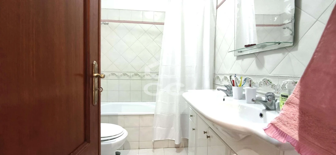 Apartamento T3 para Venda em Ramada e Caneças Foto 8