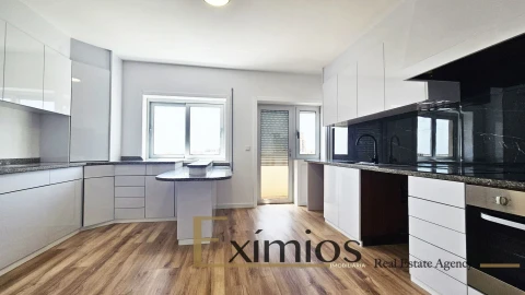 Apartamento T3 para Venda em Póvoa de Varzim, Beiriz e Argivai