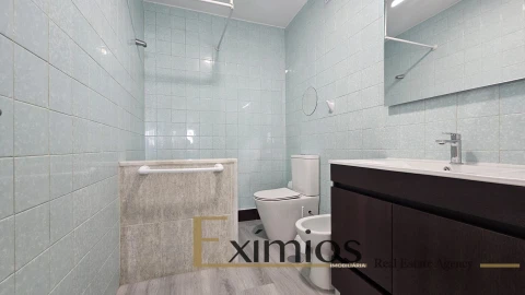 Apartamento T3 para Venda em Póvoa de Varzim, Beiriz e Argivai
