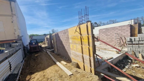 Moradia T4 para Venda em Valadares