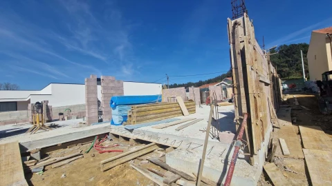 Moradia T4 para Venda em Valadares