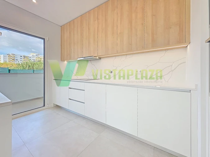 Apartamento T1 para Arrendamento em Portimão Foto 9