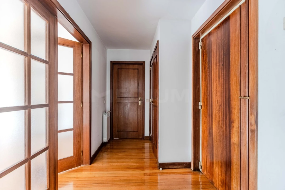 Apartamento T1 para Venda em Antas e Abade de Vermoim Foto 5