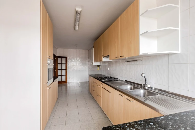 Apartamento T1 para Venda em Antas e Abade de Vermoim Foto 10