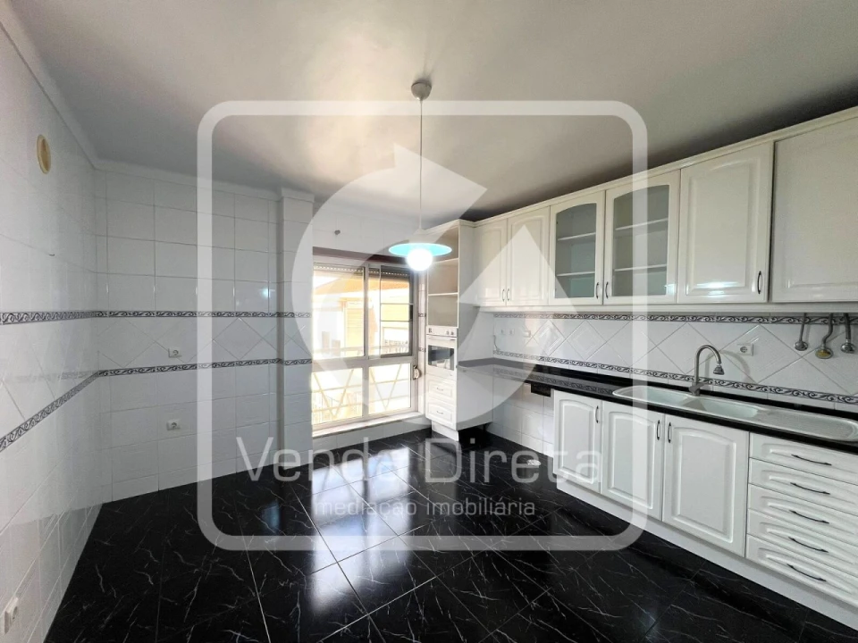 Apartamento T4 para Venda em Alto do Seixalinho, Santo André e Verderena Foto 1