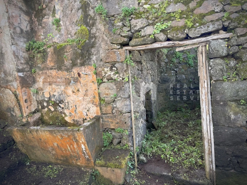 Moradia T5 para Venda em Ribeira Chã Foto 16