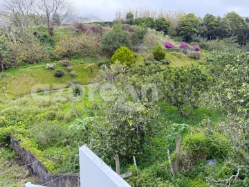 Moradia T5 para Venda em Ribeira Chã