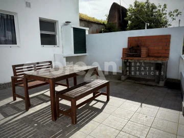 Moradia T5 para Venda em Ribeira Chã