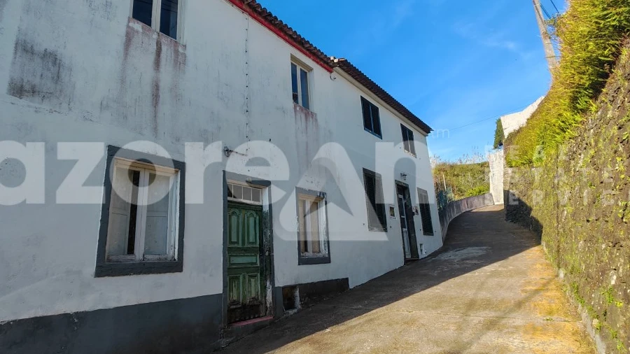 Moradia T5 para Venda em Ribeira Chã