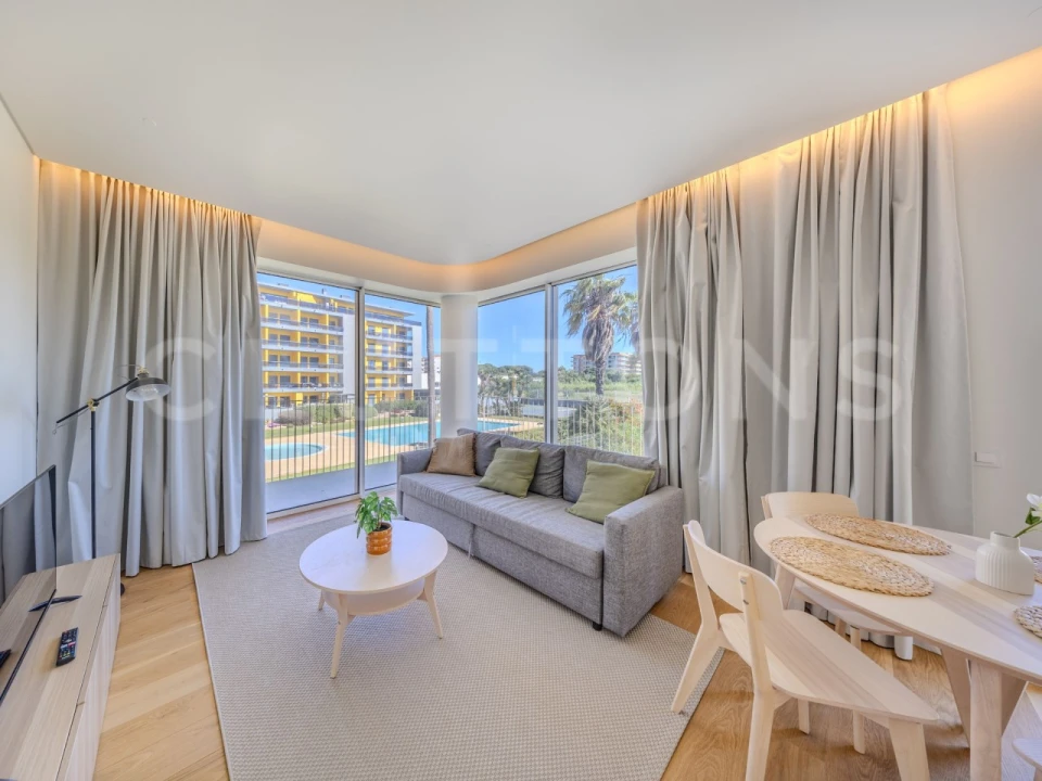 Apartamento T1 para Venda em Quarteira Foto 7
