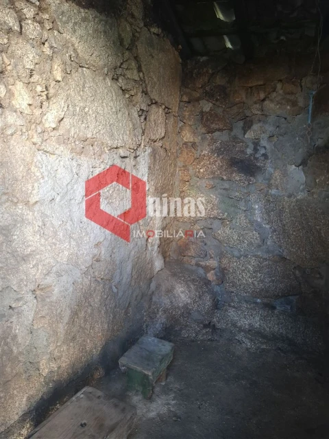 Moradia T2 para Venda em Vila do Touro