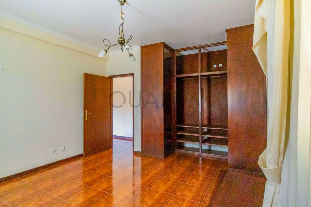 Moradia T3 para Venda em Estreito de Camara de Lobos Foto 13