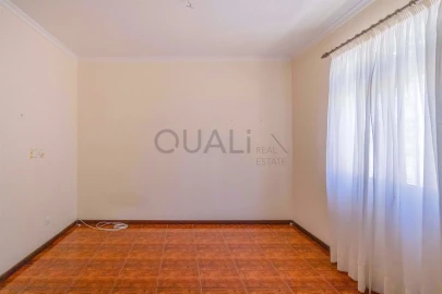 Moradia T3 para Venda em Estreito de Camara de Lobos