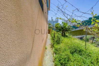 Moradia T3 para Venda em Estreito de Camara de Lobos