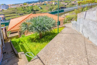 Moradia T3 para Venda em Estreito de Camara de Lobos