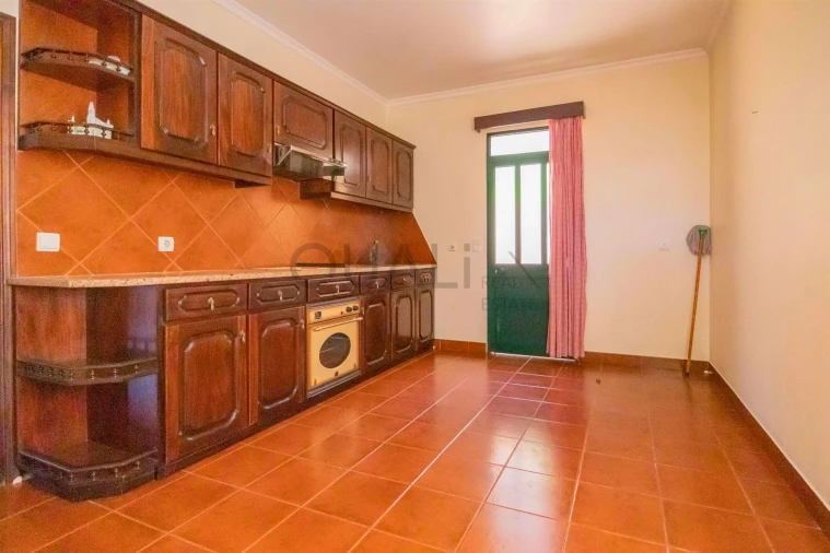 Moradia T3 para Venda em Estreito de Camara de Lobos Foto 5