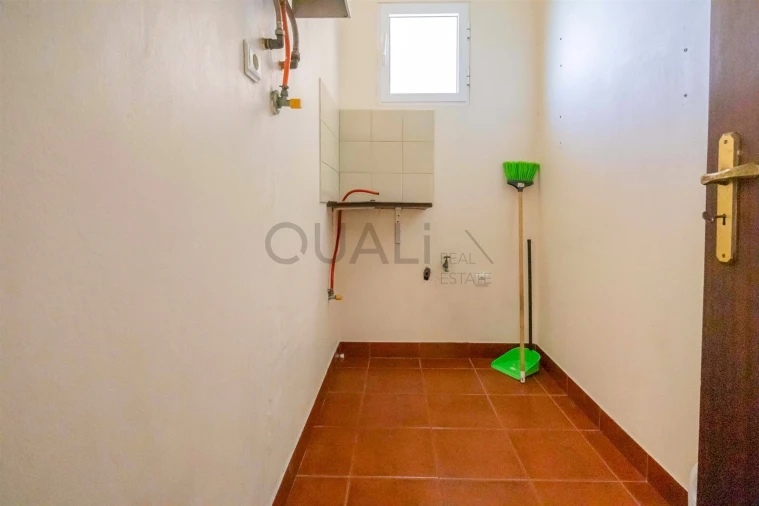 Moradia T3 para Venda em Estreito de Camara de Lobos Foto 7