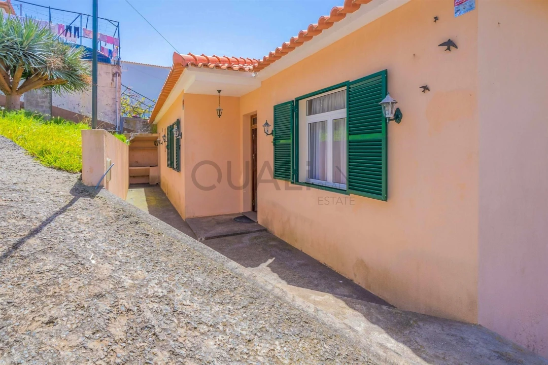 Moradia T3 para Venda em Estreito de Camara de Lobos Foto 18