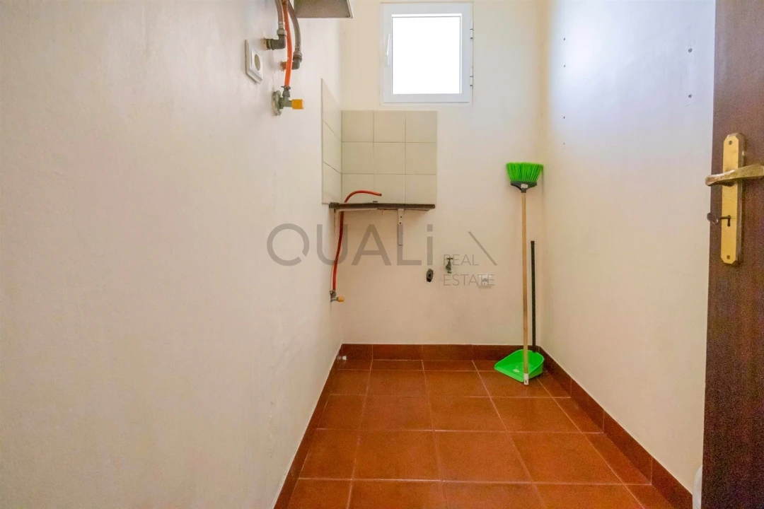 Moradia T3 para Venda em Estreito de Camara de Lobos Foto 7