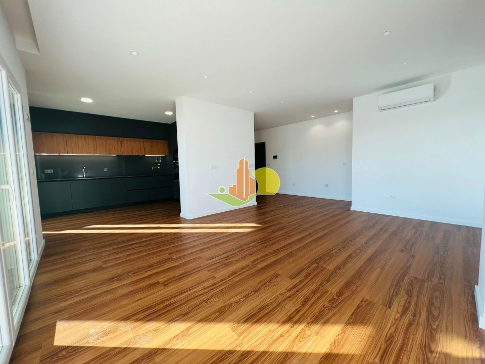 Apartamento T3 para Venda em Tavarede Foto 6