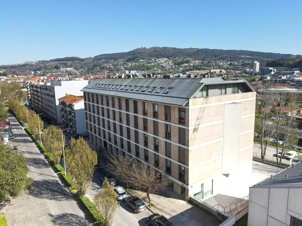 Apartamento T6 para Venda em Creixomil Foto 3