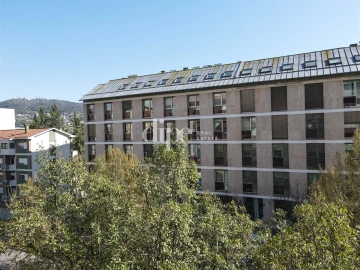 Apartamento T4 para Venda em Creixomil