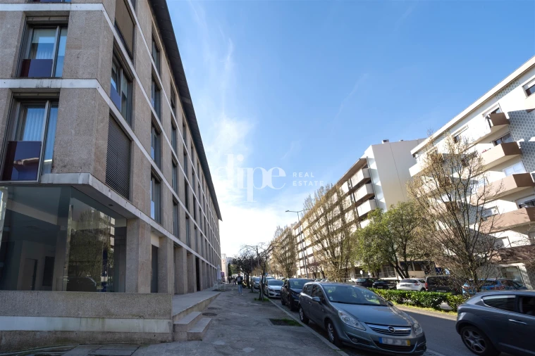 Apartamento T4 para Venda em Creixomil Foto 8