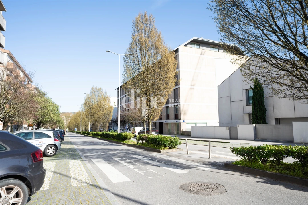 Apartamento T4 para Venda em Creixomil Foto 10