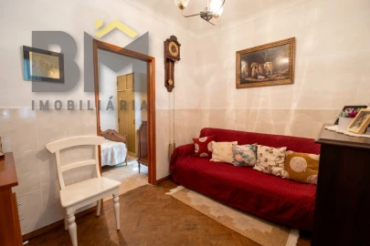 Moradia T5 para Venda em Cebolais de Cima e Retaxo