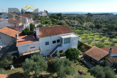 Moradia T5 para Venda em Cebolais de Cima e Retaxo