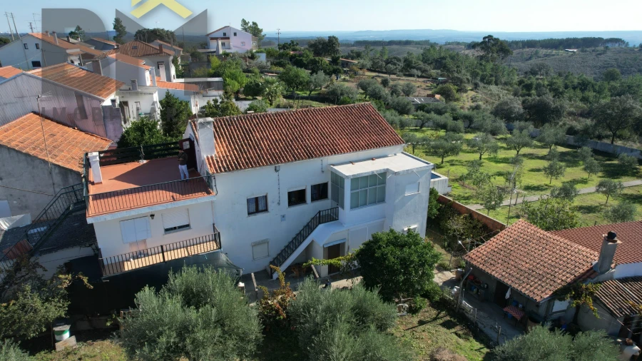 Moradia T5 para Venda em Cebolais de Cima e Retaxo