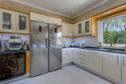 Moradia T5 para Venda em Luz