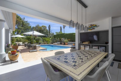 Moradia T5 para Venda em Luz