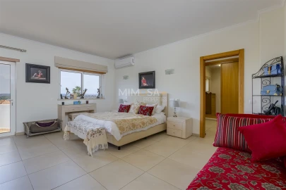 Moradia T5 para Venda em Luz