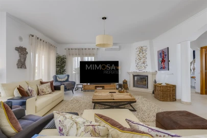 Moradia T5 para Venda em Luz