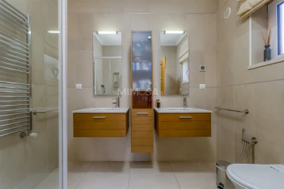 Moradia T5 para Venda em Luz