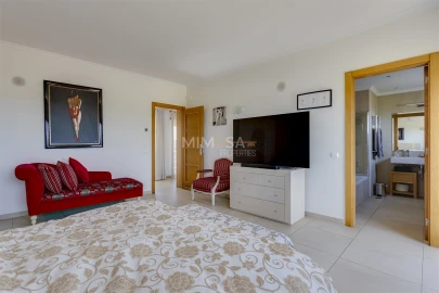 Moradia T5 para Venda em Luz