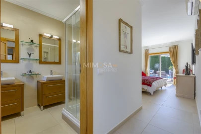 Moradia T5 para Venda em Luz