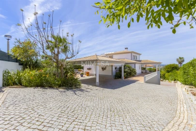 Moradia T5 para Venda em Luz