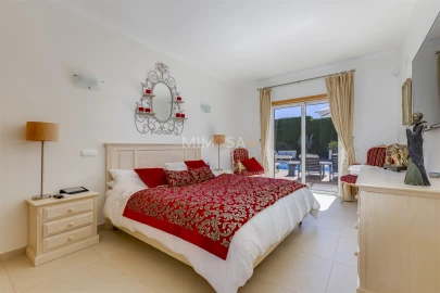 Moradia T5 para Venda em Luz