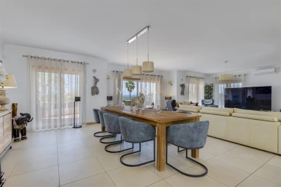 Moradia T5 para Venda em Luz