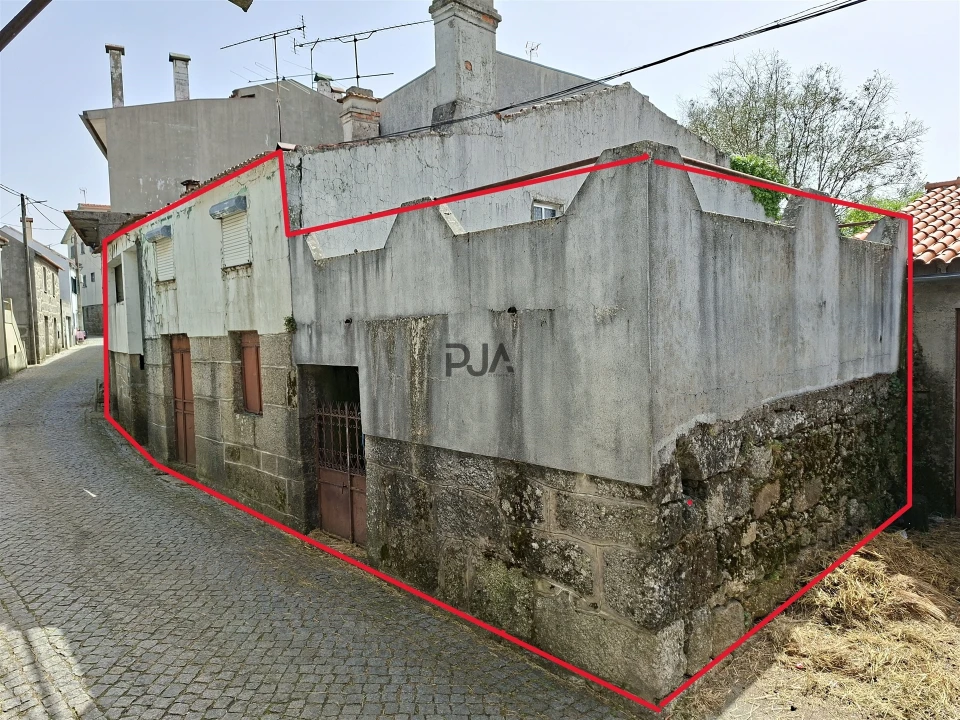 Moradia T2 para Venda em Algodres Foto 1